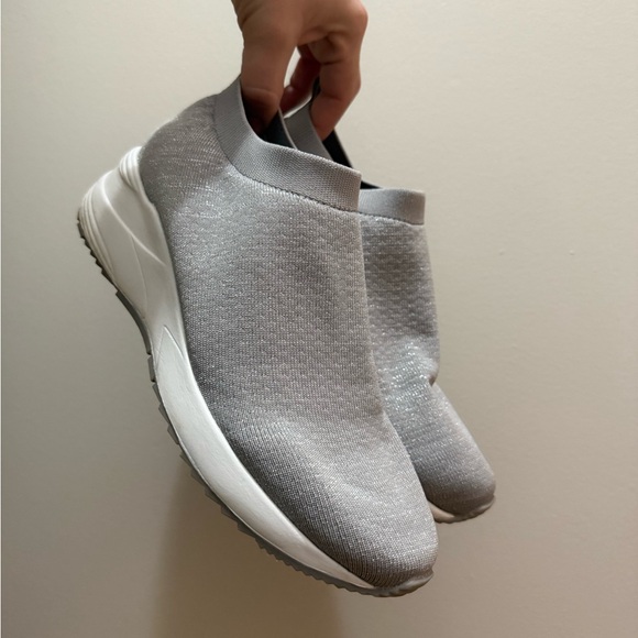 Blando Waterproof Gray Knit Slip On Sneakers (Size 8) - Picture 2 of 9